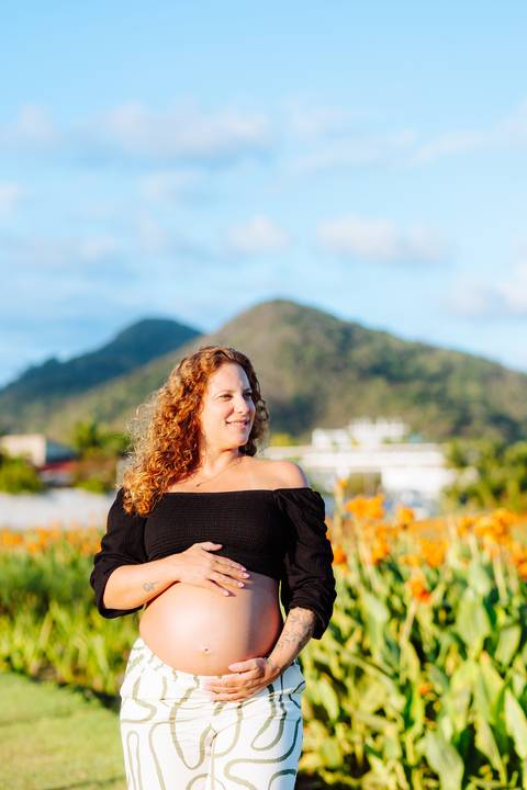 ensaio de gestante com luz natural'