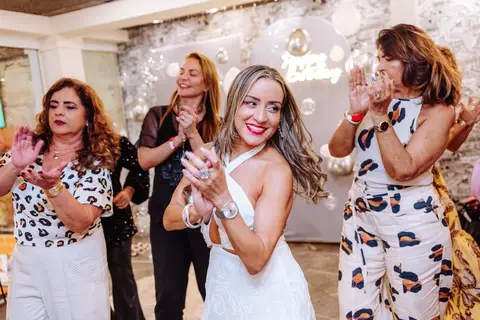 fotografia de comemoração em bar Niterói'