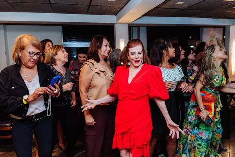 fotografia de aniversário com música ao vivo'