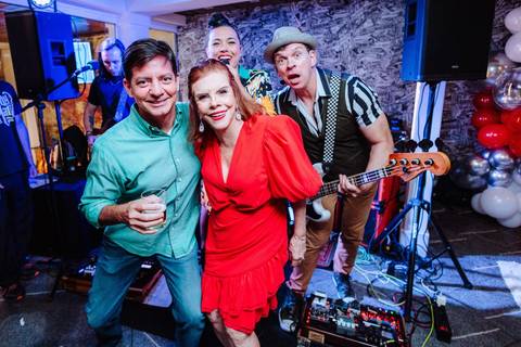 fotografia de aniversário com música ao vivo'