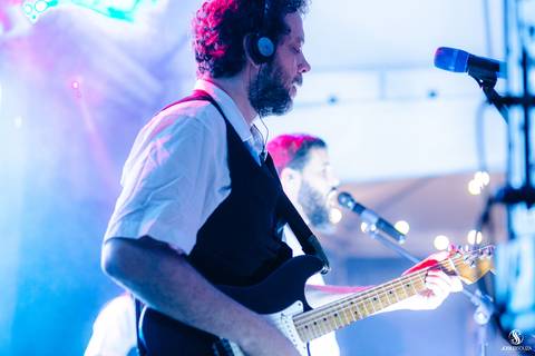 fotografia de evento com banda ao vivo'
