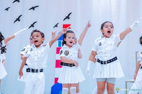 Fotografia de Encerramento Escolar Itaboraí, Maricá, São Gonçalo, niterói, Rio de Janeiro'