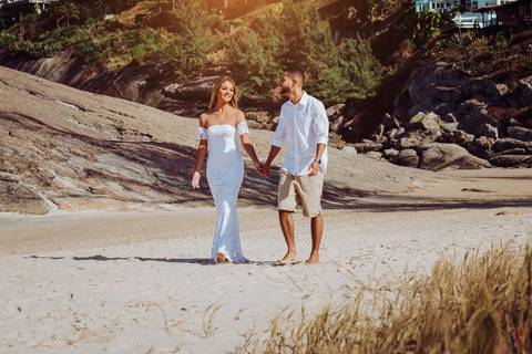 Ensaio Pré Wedding na Praia de Itacoatiara'