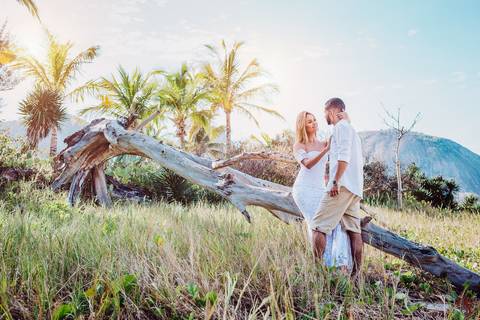 Ensaio Pré Wedding na Praia de Itacoatiara'