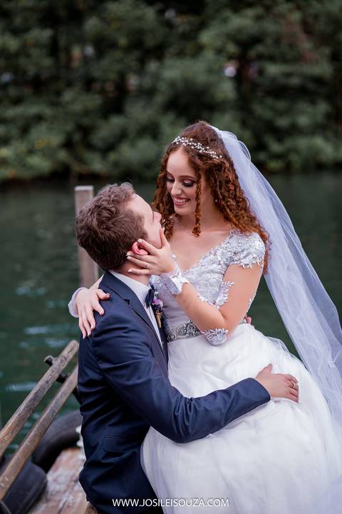 #weddingreinounido #pocketwedding #elopementrj #elopementwedding #casamentogringo #ilhadegigoia #lagoadegigoia #casamentonabarradatijuca #restaurantelaguna'