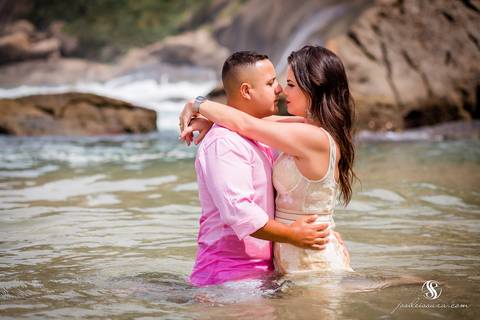 Fotos de casal na Praia de Itacoatiara'