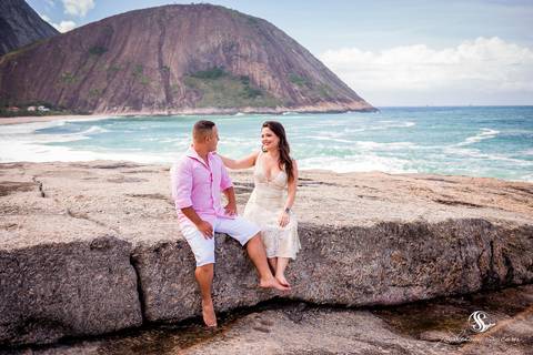 Ensaio de Casal na Itacoatiara em Niterói'