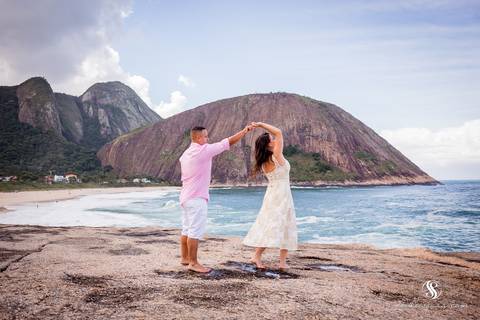 Ensaio de Casal na Itacoatiara em Niterói'