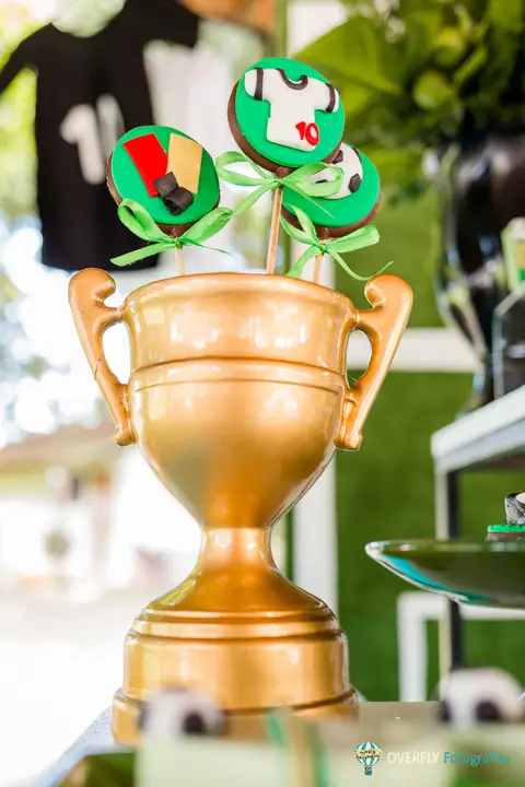 Decoração com tema de futebol para aniversário infantil'