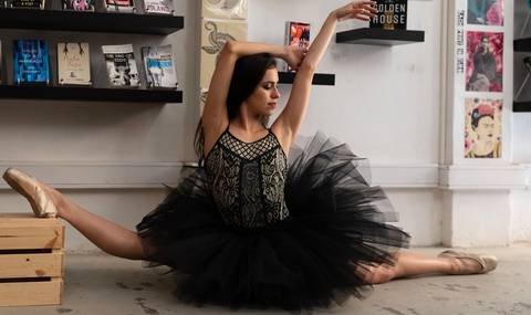 Anna Lumatos at Trezor Library for Porto Photo Fest & Ballet Rosa'