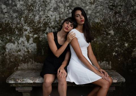 Maria do Mar & Inês Filipa at Jardim Botânico da Universidade de Coimbra'