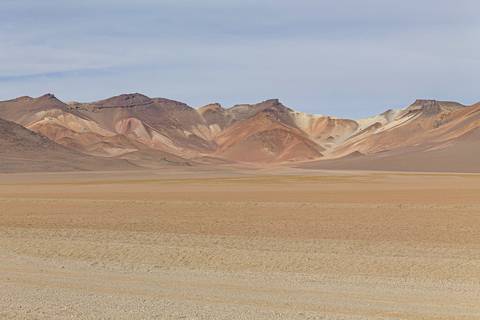 Deserto com montanhas'
