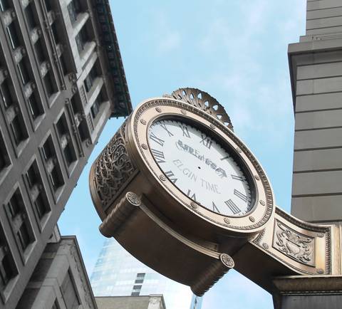 Relógio antigo nas ruas de Chicago '