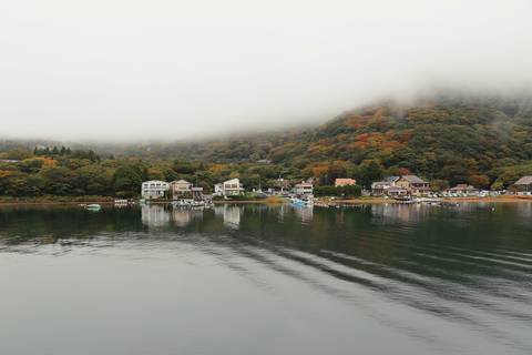 Lago Ashi com névoa em Hakone '
