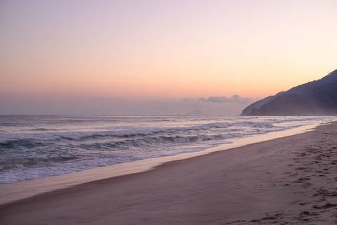 praia de Maresias no entardecer'