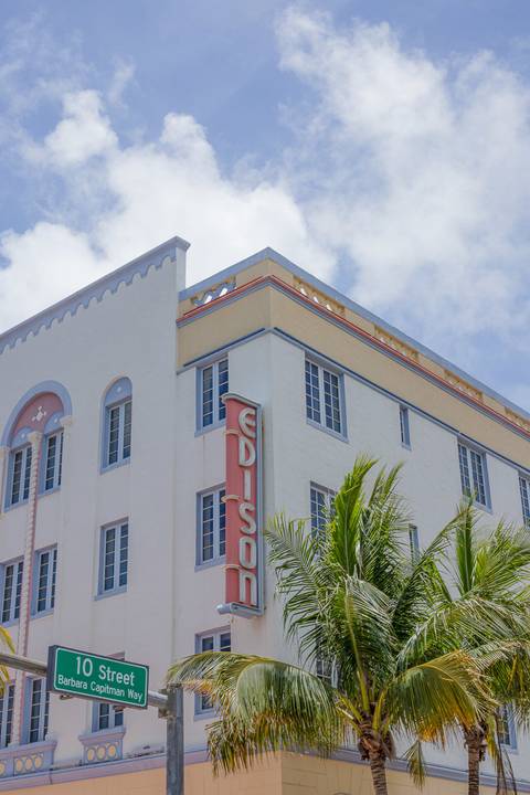 Edifício Edison no Art Deco District em Miami'