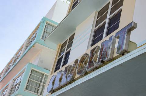Edifício Crescent no Art Deco District em Miami'