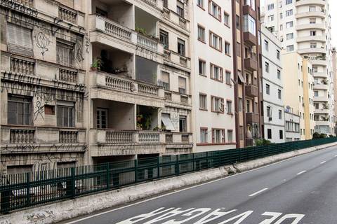 Minhocão com edifícios em São Paulo'