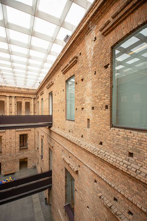 Detalhe dos tijolos da Pinacoteca'