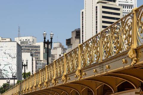 Guarda-corpo em Art Noveau do Viaduto Santa Ifigênia em São Paulo'