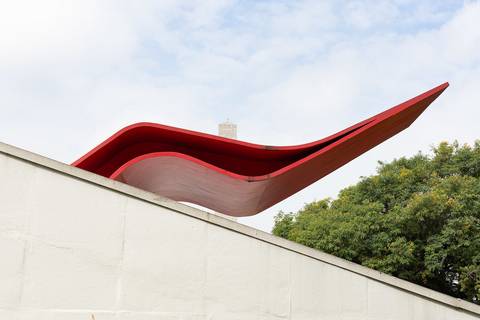 Lateral do Auditório do Ibirapuera'