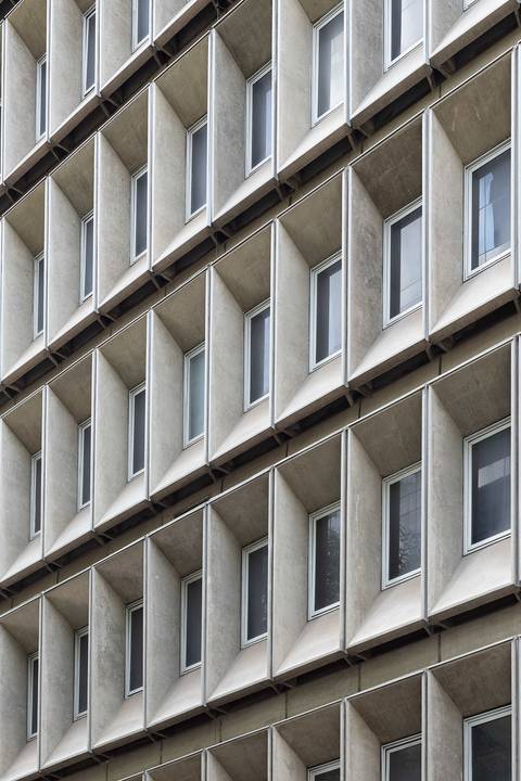 Fachada de edifício na Av. Paulista'