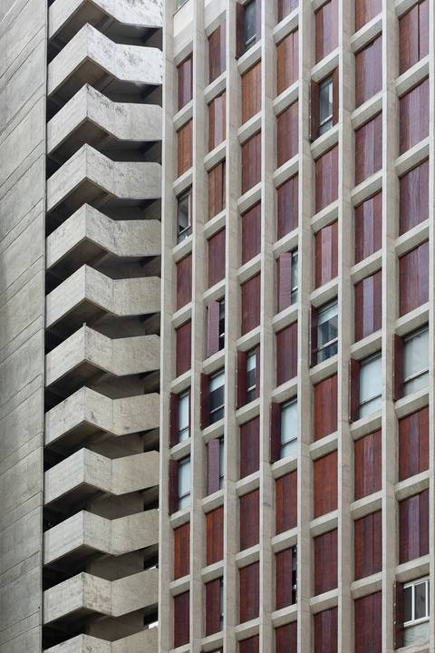 Fachada de edifício em concreto na Avenida Paulista '
