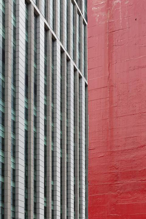 MASP com edifício ao fundo'