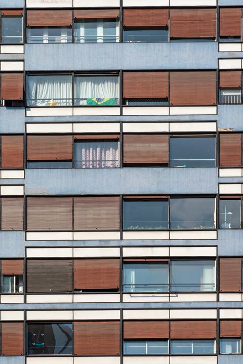 Detalhe das janelas do Edifício Paulicéia na Avenida Paulista'