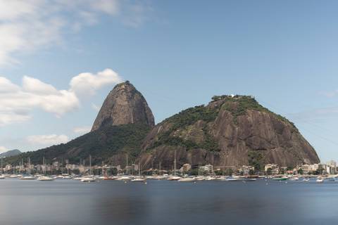 Vista do Pão de Açúcar da praia de Botafogo  '