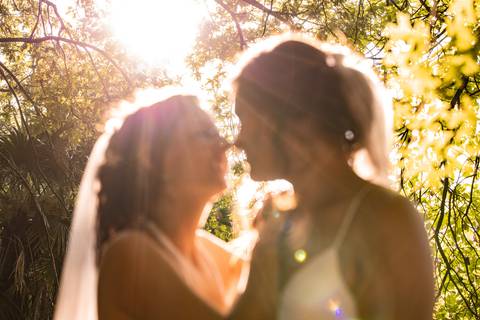 retrato das noivas na natureza - fotografia de casamento no Porto'