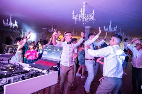 Convidados a dançar - Fotografia de casamento, Casa dos Cisnes, Porto'