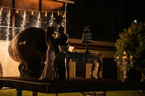 Corte do bolo - Fotografia de casamento na Quinta Azenha de Baixo, Gondomar'