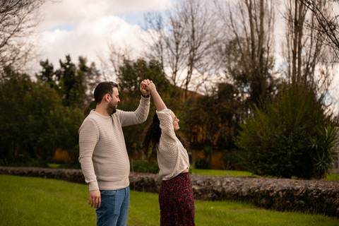 Fotografia de casal a dançar'