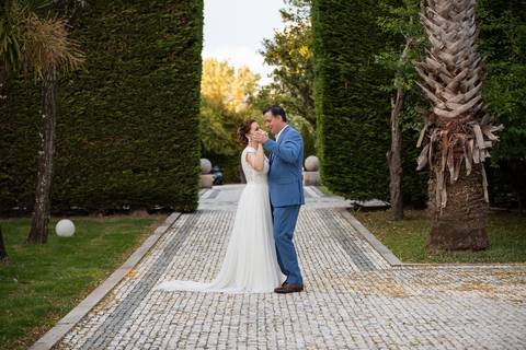 Sessão fotográfica de casamento na Quinta de Prata - noivos a dançar'