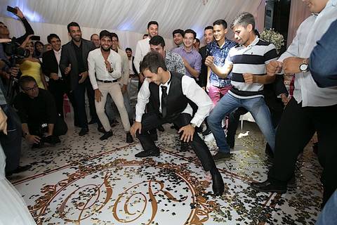 making off da noiva, noiva se arrumando, no quarto com as mães, no quarto com as irmãs , fotos do making of, fotos lindas de casamento noiva entrando no altar, festa de casamento, samara e ramon, santa cruz do capibaribe, caruaru'