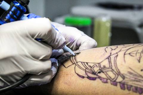 Bastidores feito do profissional
@jean carlos tatuador fazendo um otimo trrabalho!'