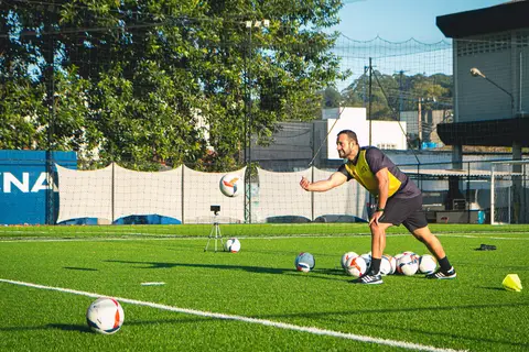 Foto treinamento de goleio de futebol da Academia do Goleiro na BR Arena Laguna'