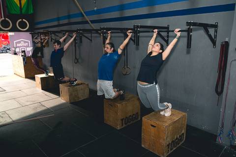 Aula técnica de Butterfly Pull Up de Crossfit no CF Tutóia.'