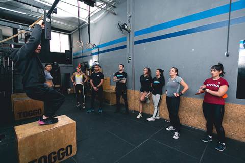 Aula técnica de Butterfly Pull Up de Crossfit no CF Tutóia.'