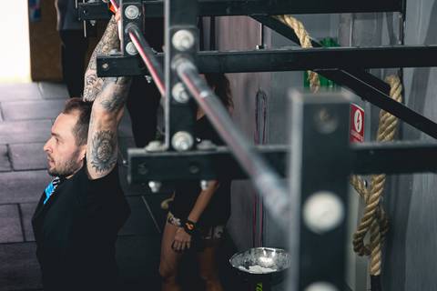 Aula técnica de Butterfly Pull Up de Crossfit no CF Tutóia.'
