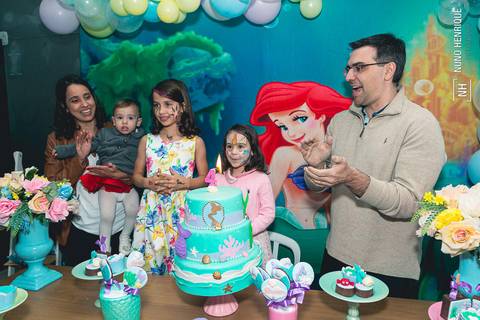 Fotos da festa de aniversário da Clarice com o tema da Pequena Sereia, em São Paulo.'