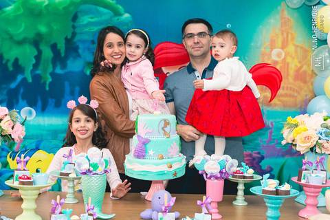Fotos da festa de aniversário da Clarice com o tema da Pequena Sereia, em São Paulo.'