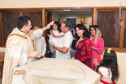 Foto de batizado na Paróquia Sagrado Coração de Jesus em São Paulo.'