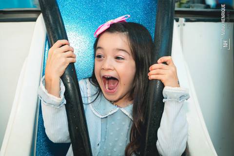 Foto de festa infantil com o tema da princesa Aurora, a bela adormecida da Disney.Foto de festa infantil com o tema da princesa Aurora, a bela adormecida da Disney.'