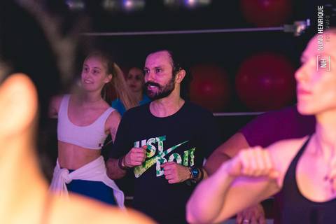 Fotos da aula de Fit Dance na Academia Inova São Caetano.'