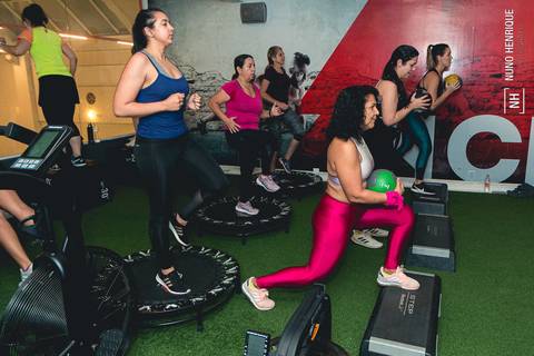 Fotos da aula de Funcional na Academia Inova São Caetano.'