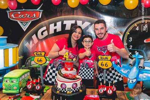 Fotos da festa de aniversário de 4 anos do Pietro Bizon no Buffet Planeta Kids, unidade Morumbi.'