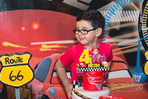 Fotos da festa de aniversário de 4 anos do Pietro Bizon no Buffet Planeta Kids, unidade Morumbi.'