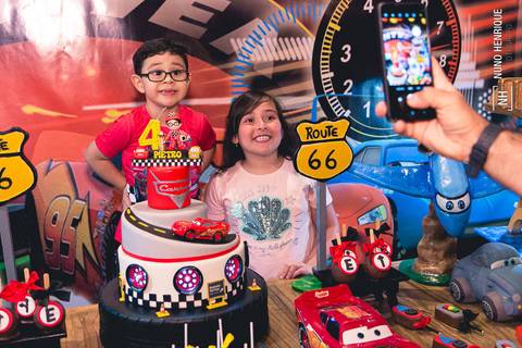 Fotos da festa de aniversário de 4 anos do Pietro Bizon no Buffet Planeta Kids, unidade Morumbi.'